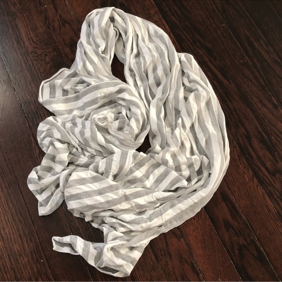 Victoria's Secret Supermodels Essentials Scarf - Picture 2 of 8